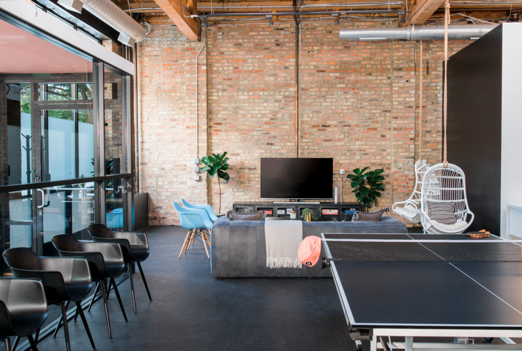 LIVLY-MODERN RESIDENT EXPERIENCE- Livly Offers Apartment Technology That Property Managers Use To Simplify Tasks And Elevate Resident Experiences.